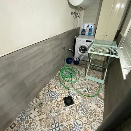 Piso Amplio Completo En 9 Personas * Almería