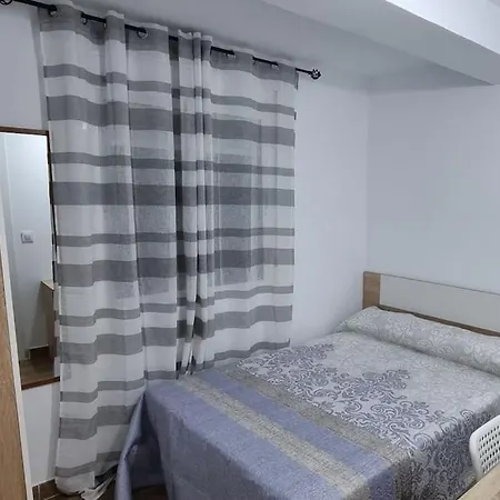 Piso Amplio Completo En 9 Personas Apartman *